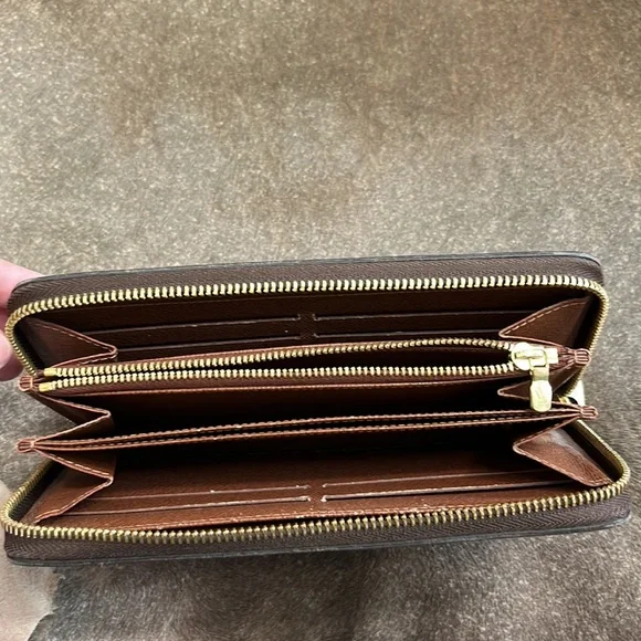 LOUIS VUITTON Zippy Wallet Long Monogram - Picture 14 of 14